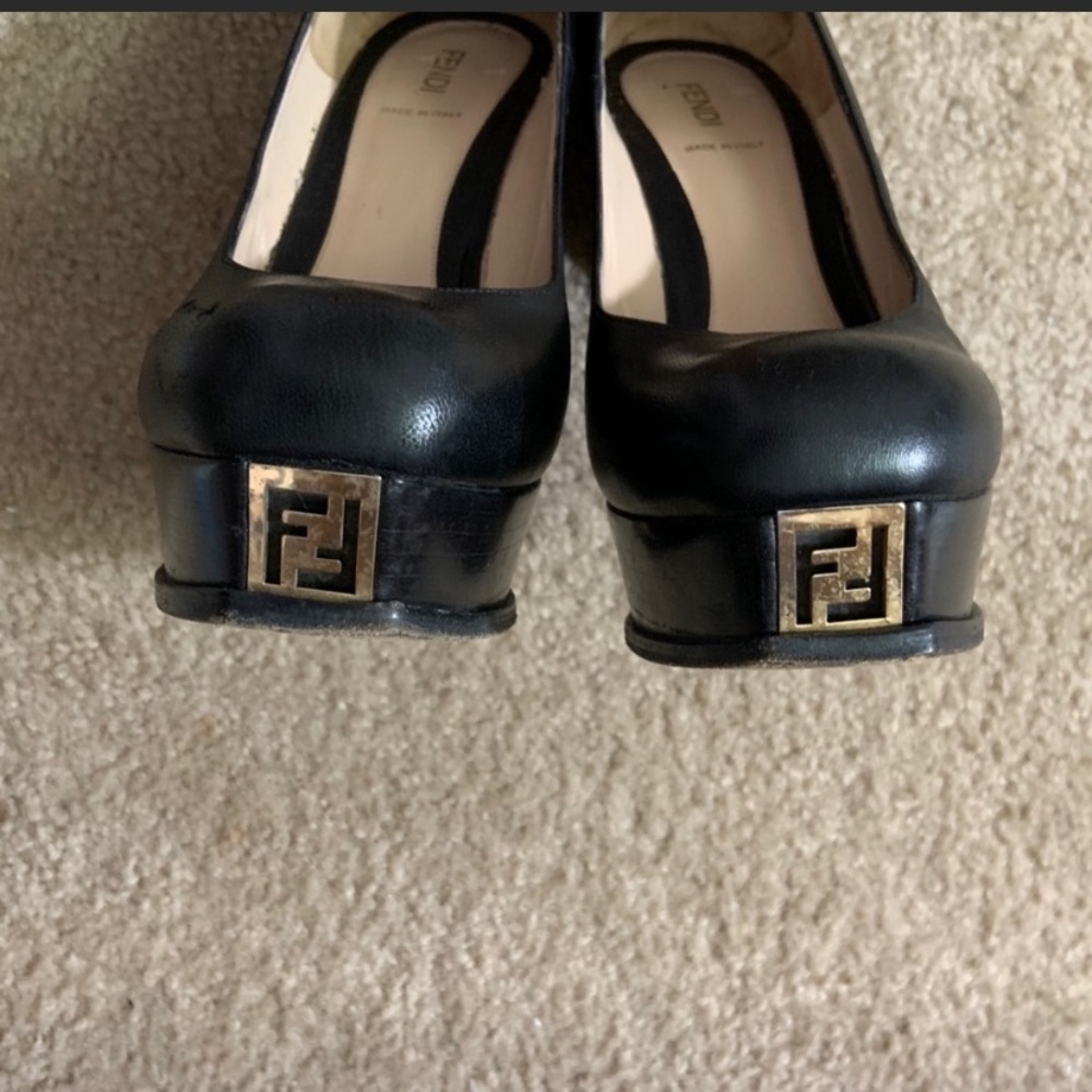 Fendi pumps size 10